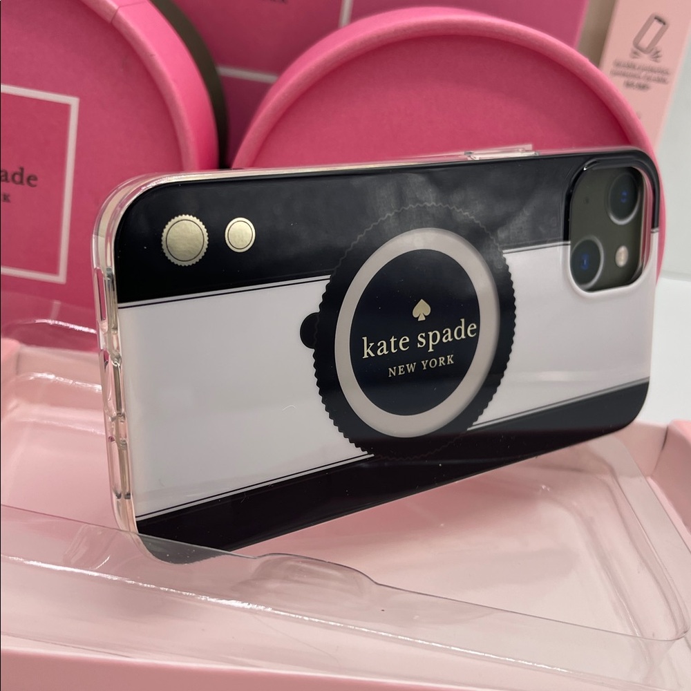 Kate Spade Phone Case for iPhone 13
NWT - Picture 16 of 16